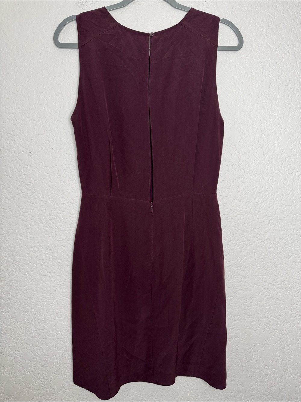 Wilfred 100% Silk Plum Mini Dress Size 4 Sleeveless Peep Open Back - Picture 5 of 6